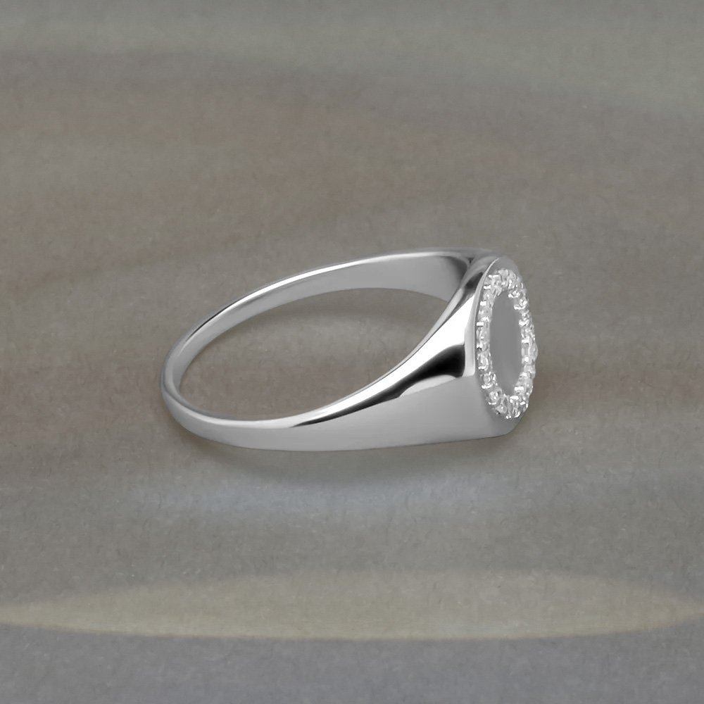 ONE MORE ALT TAG Elegant 925 sterling silver pavé CZ signet ring showcasing a sparkling round face—ideal for wholesale B2B private labeling